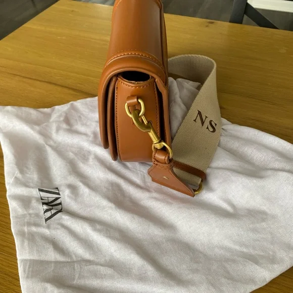 NWT Zara Tan Crossbody Saddle Bag with Dust Bag - Picture 5 of 7
